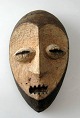 Lega Maske Lega 
Stamm, Kongo, 
Holz, 20. 
Jahrhundert 
H:.. 16 cm.