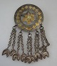 Antiker Schmuck 
in Silber und 
Gold, Oman, 19. 
Jahrhundert. 
Die Dekoration 
in Form eines 
Kreises ...