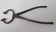 Handgeschmiedete 
Bonbonzange, 
19. 
Jahrhundert. 
Dänemark. L.: 
21 cm.