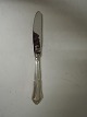 Rita. 
Mittagessen 
Messer. Silber 
(830). Länge 19 
cm