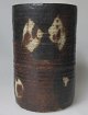 Dänische 
Künstler (20. 
Jh.): Steinzeug 
Vase. 
Unterzeichnet: 
Tulle. 1977 
Steinzeug mit 
ûber ...