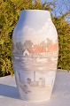 Vase, B&G 
Porzellan. Bing 
& Gröndahl 
Porzellan Vase 
mit Hafen 
Motiv, nr. 
550-5243. Höhe 
25 cm. ...