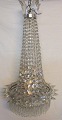 Große 
Kristall-
Kronleuchter, 
19. Jahrhundert 
H:.. 105 cm. 
Dia:. 51 cm. 
Fünf 
elektrisches 
Licht. ...