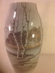 Vase mit 
Landschaft und 
Birken.
 Höhe: 25 cm.
 Bing & 
Gröndahl B & G 
Nr 545-5243
 Kontakt.
 ...