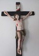 Kruzifix. Holz, 
bemalt. 18/19 
Jahrhunderts 
H:.. 43 cm. B:. 
21 cm.