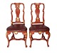 Ein Paar rote Stühle mit VergoldungenDänemark um 1750H: 109cm
