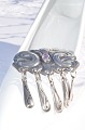 Silber Brosche 
mit Amethyst. 
Breite 6 cm. 
Höhe 7,5 cm. 
Der Stempel  : 
H&C und HNH  
830s. Von H&C 
...