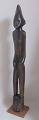 African 
Holzfigur eines 
nackten Mannes. 
20. 
Jahrhundert. 
H:.. 81 cm. Auf 
einem 
Quadratfuß.