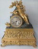 Französisch vergoldet Mantel Uhr, ca. 1830-1840. Dekoration in Form von Jungen mit instrument - ...