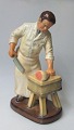 Carlsen, Paul 
Hauchs (1922 - 
2006) Dänemark: 
Ein Metzger. 
Bemaltem Gips. 
Höhe:. 28 cm. 
Gez. PHC ...
