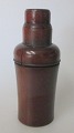 Holzkasten mit 
antiken 
Medizin-
Flasche, 19. 
Jahrhundert 
H:.. 9,2 cm.
