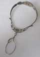 Empire Garn 
halter in 
Silber 
Filigranarbeit, 
im Jahre 1818, 
Dänemark. 
Dekoriert mit 
Grünpflanze. 
...