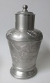 Chinese Shaker, 
Zinn, 20. 
Jahrhundert. 
Mit zahlreichen 
Dekorationen, 
einschließlich 
Pfauen, ...