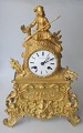 Französisch Flamme vergoldete Konsole Uhr, vor 1830. Maviez. Paris. Dekoration in Form von ...