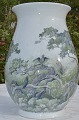 Grössen Vase nr. 555, dekoriert mit Vögeln in den Baümen, B&G Porzellan. Bing & Gröndahl ...