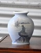 Royal 
Copenhagen vase 
med motiv af 
Den Lille 
Havfrue nr 
2770/3088
H.: 23 cm 
Oval: 17 ...