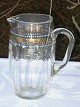 Alter feiner 
Glaskrug mit 
Emailledekor, 
Höhe 16 cm. 
Tadelloser 
Zustand.