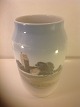 Vase with 
church.
Royal 
Copenhagen RC 
No. 2843/108.
Height 17 cm.
First sorting
Contact tel. 
...
