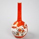 Antike 
handgemalte 
japanische 
Vase, Kutani, 
19. Jh., Mit 
Dekoration in 
Form eine 
Vogels im Wald 
...
