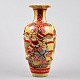 Satsuma Vase. 
19. 
Jahrhundert. 
Japan. 
Polychrom 
dekoriert mit 
Kriegern. 
Unterzeichnet. 
Spuren ...