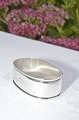 Serviettenring 
drei Turme 
/830er Silber, 
von 1930. Ring, 
Lange 4,7 x 2,9 
cm. Höhe 1,5 
cm. ...