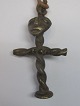 Bronze Kreuz in der Form einer Frau, die 20. Jahrhundert. Cire perdu. Benin. 6,5 x 4 cm.