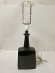 Tischlampe
Eine schöne Tischlampe aus Knabstrup, Dänemark 
(1897-1988)
Design: Arne Basse
H: 34,5cm ohne Fassung
Bemerkung: Abschlag