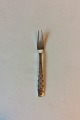 Stjerne, Jens 
Harald 
Quistgaard 
sølvplet 
Pålægsgaffel. 
Måler 14,8 cm