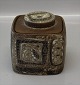 719-3211 Lidded 
box 13 x 13 cm 
Aluminia 
Copenhagen Baca 
Faience
In nice and 
mint condition
