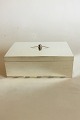 Georg Jensen 
Sterling Sølv 
Cigaræske/Humidor 
No 329B. Måler 
21 cm x 15 cm x 
7,5 cm. Vejer 
1199 g