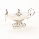 Georg Jensen: Öllampe aus Sterlingsilber. Periode 1925-32. #12. H: 7,9cm. L: 
14,5cm. G: 167gr