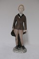 Bing & 
Gröndahl. 
Figur. Mädchen 
in 
Reitkleidung. 
Modell # 2369. 
Höhe 21 cm. (1 
Wahl)