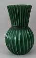 Grüne 
Bodenvase, 
Dänemark, 1920 
- 1930, 
Keramik. H: 32 
cm.
