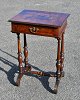 Nähtisch, 
furnierte 
Walnuss, von 
1860 - 1880, 
Dänemark.