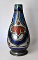 Gouda Vase, Art 
Deco, 
1910-1920, 
Holland. Graues 
Steinzeug mit 
Verzierungen in 
geometrischen 
...