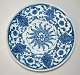 Blauer / weißer 
chinesischer 
Teller, 19. 
Jahrhundert, 
verziert mit 
Mustern. 
Unterzeichnet. 
...
