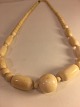 Elfenbein Perlenkette in Bearbeitung.Länge: 55 cm.Gewicht: 34,6 Gramm.aus Tansinia Afrika ...