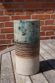 Zylinderförmige 
Vase aus 
dänischem 
Steingut in 
sehr gutem 
Zustand. 
Marke: 118 
oder 119 - ...