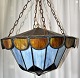 Jugenddeckenleuchte, 
ca. 1900, 
Dänemark. 16 
eckige 
Deckenleuchte 
aus 
verschiedenfarbigem 
Glas. ...