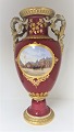 Royal 
Copenhagen. 
Stor vase. 
Højde 43 cm. 
Produceret før 
1923. (1 
sortering)