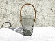 Holmegaard, 
Eiskübel mit 
Bastschenkel, 
geräuchert, 16 
cm hoch, 10,5 
cm Durchmesser, 
signiert ...