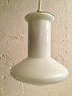 Weiße Glaslampe von Lyskær. Höhe 20 cm.