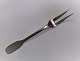 Hans Hansen. 
Silberbesteck. 
Susanne.  
Fleischgabel. 
Sterling (925). 
Länge 20,3 cm.