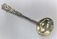 Michelsen . 
Vier König 
Muster. 
Saucenlöffel . 
Länge 19 cm. 
Hergestellt im 
Jahre 1901.