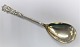 Michelsen . 
Vier König 
Muster. 
Vorlegelöffel. 
Länge 25,5 cm. 
Hergestellt im 
Jahre 1905.