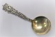 Michelsen . 
Vier König 
Muster. 
Vorlegelöffel. 
Länge 16 cm. 
Hergestellt im 
Jahre 1905.
