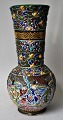 Japanische 
Satsuma-Vase. 
Polychrome 
Dekoration mit 
Menschen aus 
dem 19. 
Jahrhundert. 
Gestempelt. ...