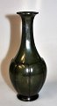 Art-Deco-Vase, Just Andersen, No. 2360, Dänemark. Grün patinierter Disco Metal. H .: 17 cm.NB: ...