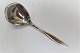 Hans Hansen. 
Silberbesteck . 
Sterling. 
Charlotte. 
Vorlegelöffel. 
Länge 18 cm.