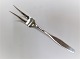 Hans Hansen. 
Silberbesteck . 
Sterling. 
Charlotte. 
Fleischgabel . 
Länge 20 cm.